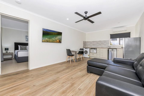 Cascade Motel In Townsville - New Castle Holiday 2