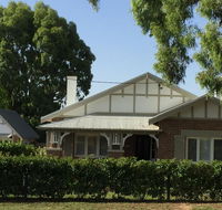 Casey Street Cottage Suite - New Castle Holiday
