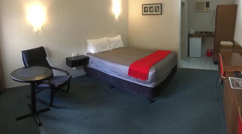 Casino Motor Inn - New Castle Holiday 2