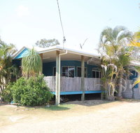 CASTAWAY BEACH HOUSE - New Castle Holiday