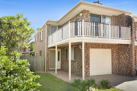 Castions - Lennox Head - New Castle Holiday 0