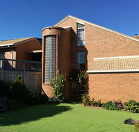 Castle stay at lakes entrance - New Castle Holiday