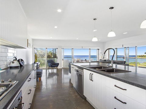 Catalina - Brand New House - New Castle Holiday 3