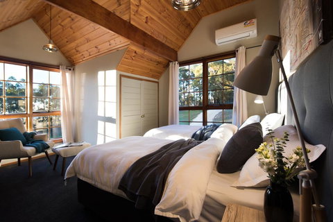 Cedar And Stone - New Castle Holiday 3