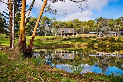 Cedar And Stone - New Castle Holiday 1