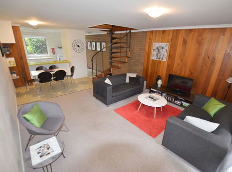 Cedar Holiday Units - Apartment 4 - New Castle Holiday 3