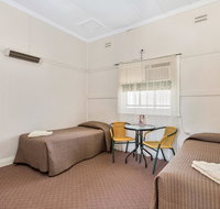 Centennial Hotel Gulgong - New Castle Holiday