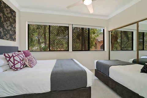 Centennial Terrace Apartments - New Castle Holiday 2