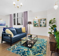 Central Apartment with Spacious Living and Dining - New Castle Holiday