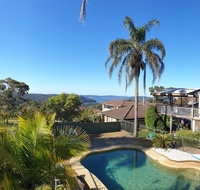 Central Coast Getaway 4B Family Holiday Home - New Castle Holiday