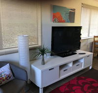 Central Gold Coast 3 Double Bedroom Apartment - New Castle Holiday
