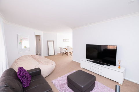 Central March 2 Bed, Walk Everywhere - New Castle Holiday 0