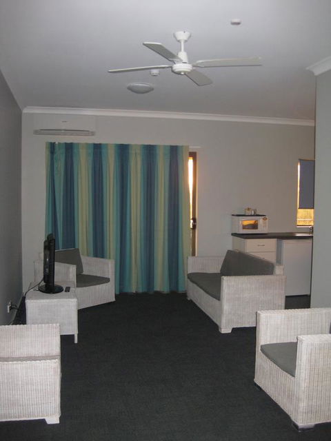 Centrebreak Beach Stay - New Castle Holiday 3
