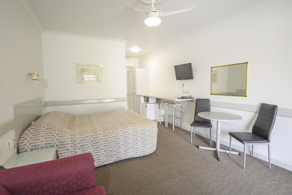 Nagambie VIC New Castle Holiday