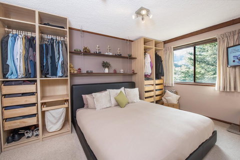 Chamonix - New Castle Holiday 3