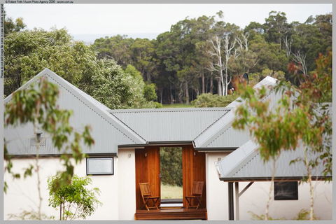 Chandeliers On Abbey - New Castle Holiday 0