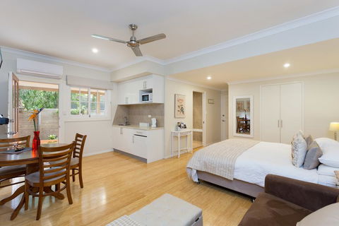 Chapel Woods Bed And Breakfast - New Castle Holiday 0