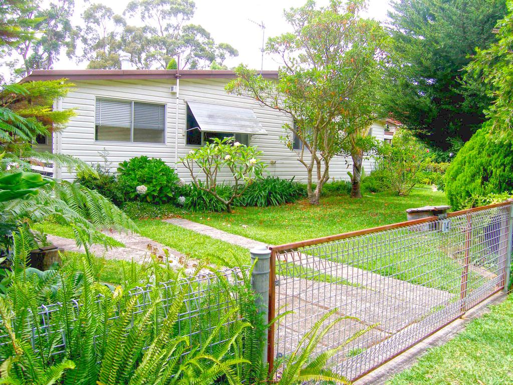 Myola NSW New Castle Holiday