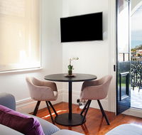 Charming Studio With Balcony in Inner-City Glebe - New Castle Holiday