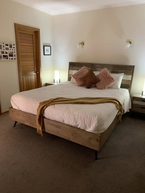 Chateau N'Ville - New Castle Holiday 3