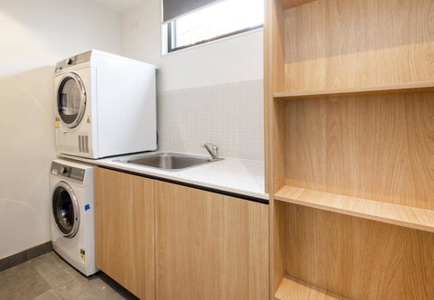 Chilam 'D' - Architecturally Designed - New Castle Holiday 1