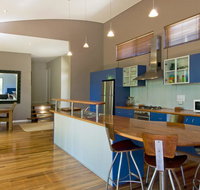 Chriscross Retreat 9 Cross Street - New Castle Holiday