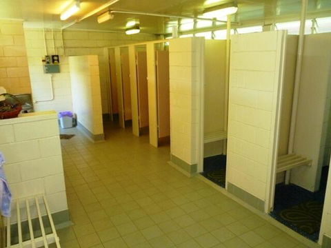 Christmas Creek CafÃ© & Cabins - New Castle Holiday 2