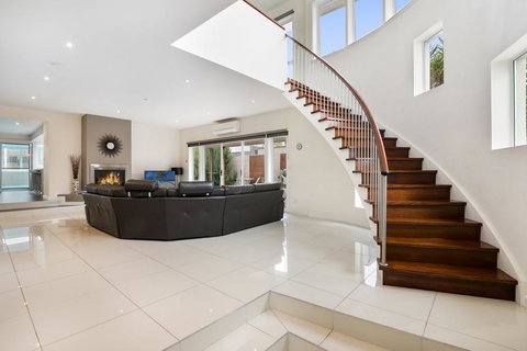 Chunar Lodge - New Castle Holiday 1