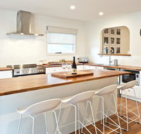 Cirillo Guest House - New Castle Holiday