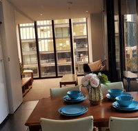 City apartment with river view - New Castle Holiday