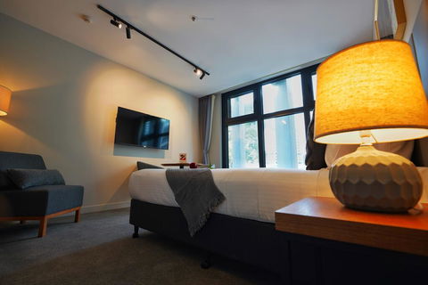 City Edge South Melbourne Apartment Hotel - New Castle Holiday 1