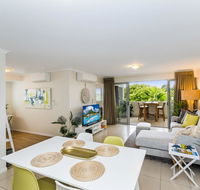 City Stadium Apartment on the riverfront - New Castle Holiday
