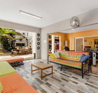 Civic Guesthouse - New Castle Holiday