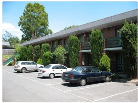 Classic Twin-bed Room 2 In Oakleigh - New Castle Holiday 1