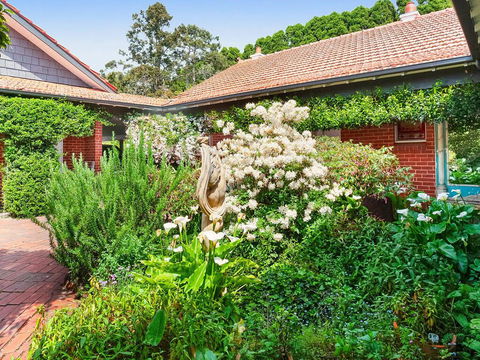 Cloudland - Unique Experience, Whimsical And Wonderful! - New Castle Holiday 2