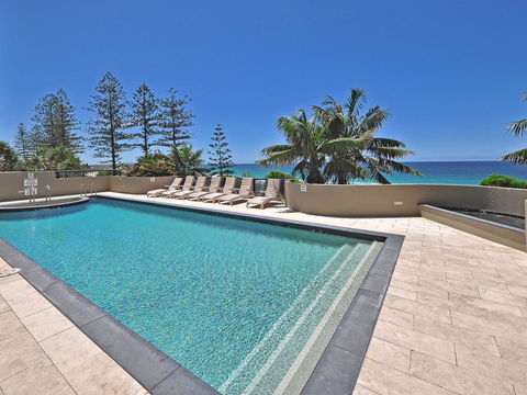Clubb Coolum Beach Resort - New Castle Holiday 1