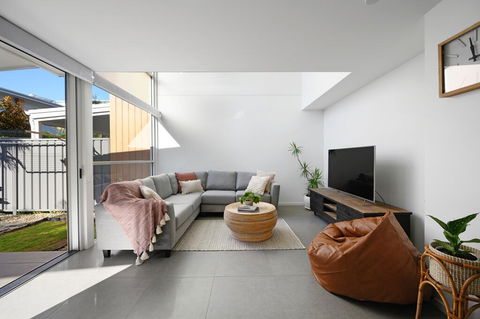 Coastal Living At Wikis - New Castle Holiday 1