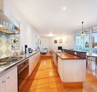Coastal Penthouse at Coogee Beach - New Castle Holiday
