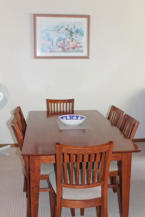 Coastal Retreat Unit 5 - New Castle Holiday 3