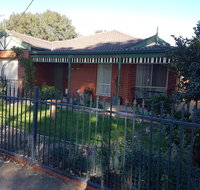 Cobram Cottage - New Castle Holiday