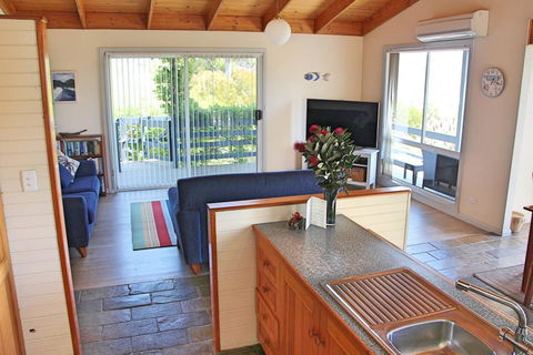 Cockatoo Cabin - New Castle Holiday 2
