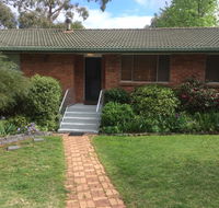 Cockatoo Corner - Armidale - New Castle Holiday