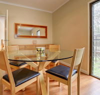 Cockatoo Hideaway - New Castle Holiday