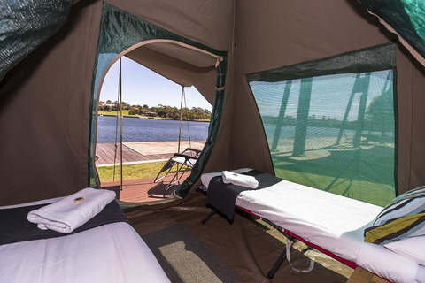 Cockatoo Island Accommodation - New Castle Holiday 1