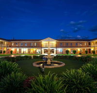 Comfort Inn  Suites King Avenue - New Castle Holiday