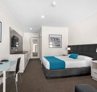 Comfort Inn  Suites Manhattan - New Castle Holiday