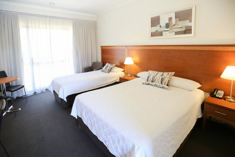 Comfort Inn Deakin Palms - New Castle Holiday 3