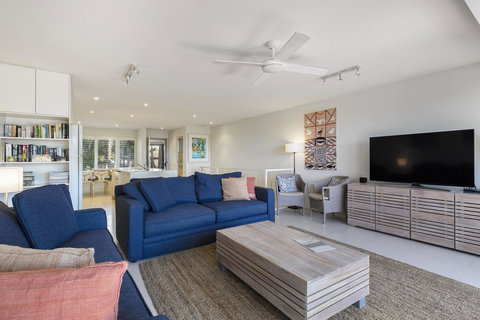 Comfortable & Stylish With Rooftop Spa - New Castle Holiday 1