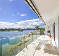 Commodore Apartment 8 - New Castle Holiday