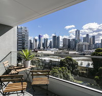 Complete Host Domain Apartments - New Castle Holiday